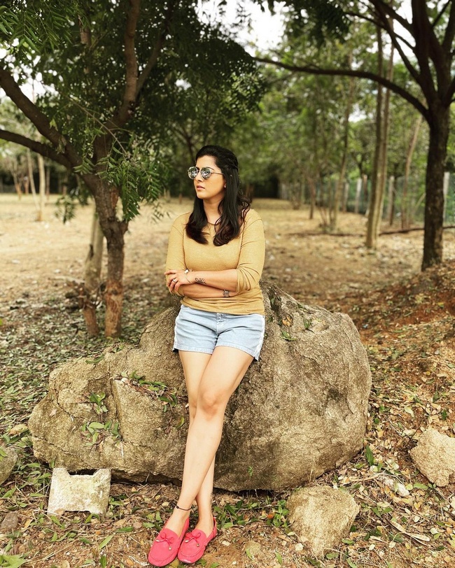 Actress Varalaxmi Sarathkumar New Instagram Pics